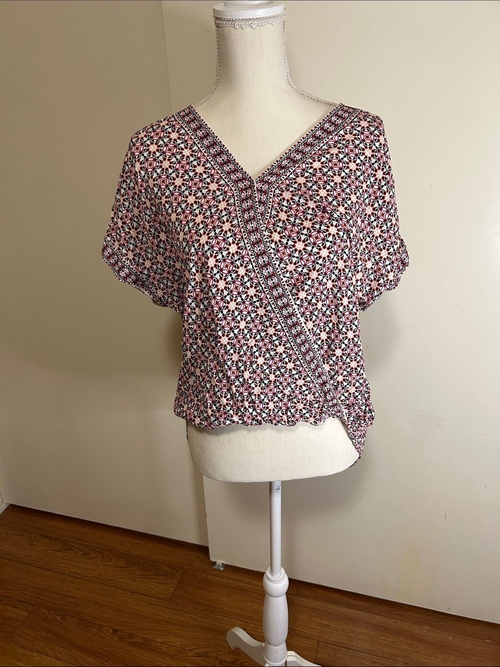 Max Studio Pink Floral V-Neck Short Sleeve Blouse